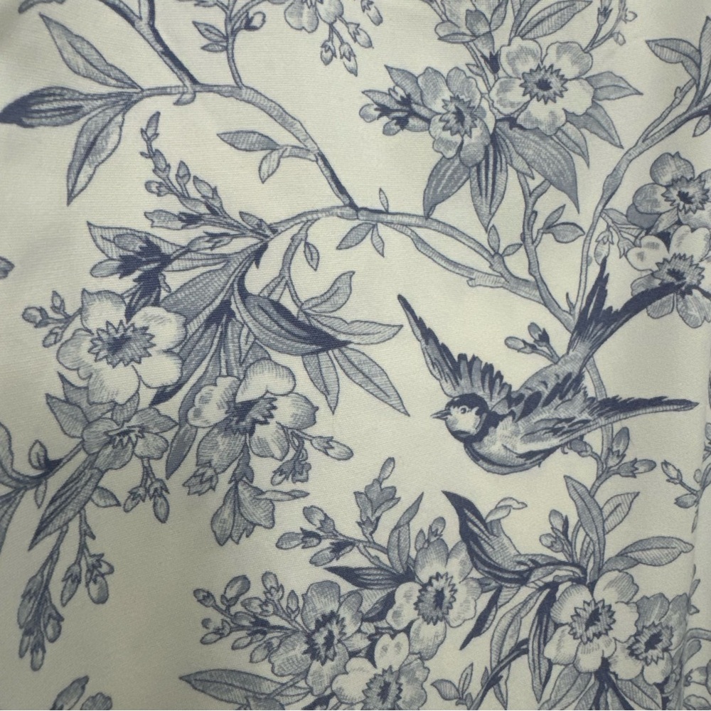 Ralph Lauren—White and Blue Floral Bird Cropped Trousers - Picture 4 of 8